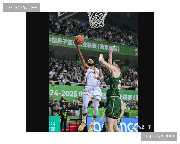 球迷热议：新赛季对抗赛球队表现成焦点