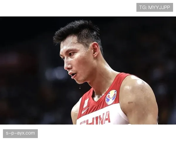 易建联这自律程度，凌晨四点健身房打卡跟闹着玩似的