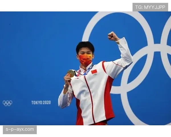 汪顺家的冰箱里塞满了蛋白粉，连饮料都按卡路里排好队