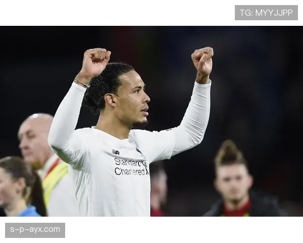 范迪克训练后回家连鞋都不脱，普通人压力山大啊这生活跨度！